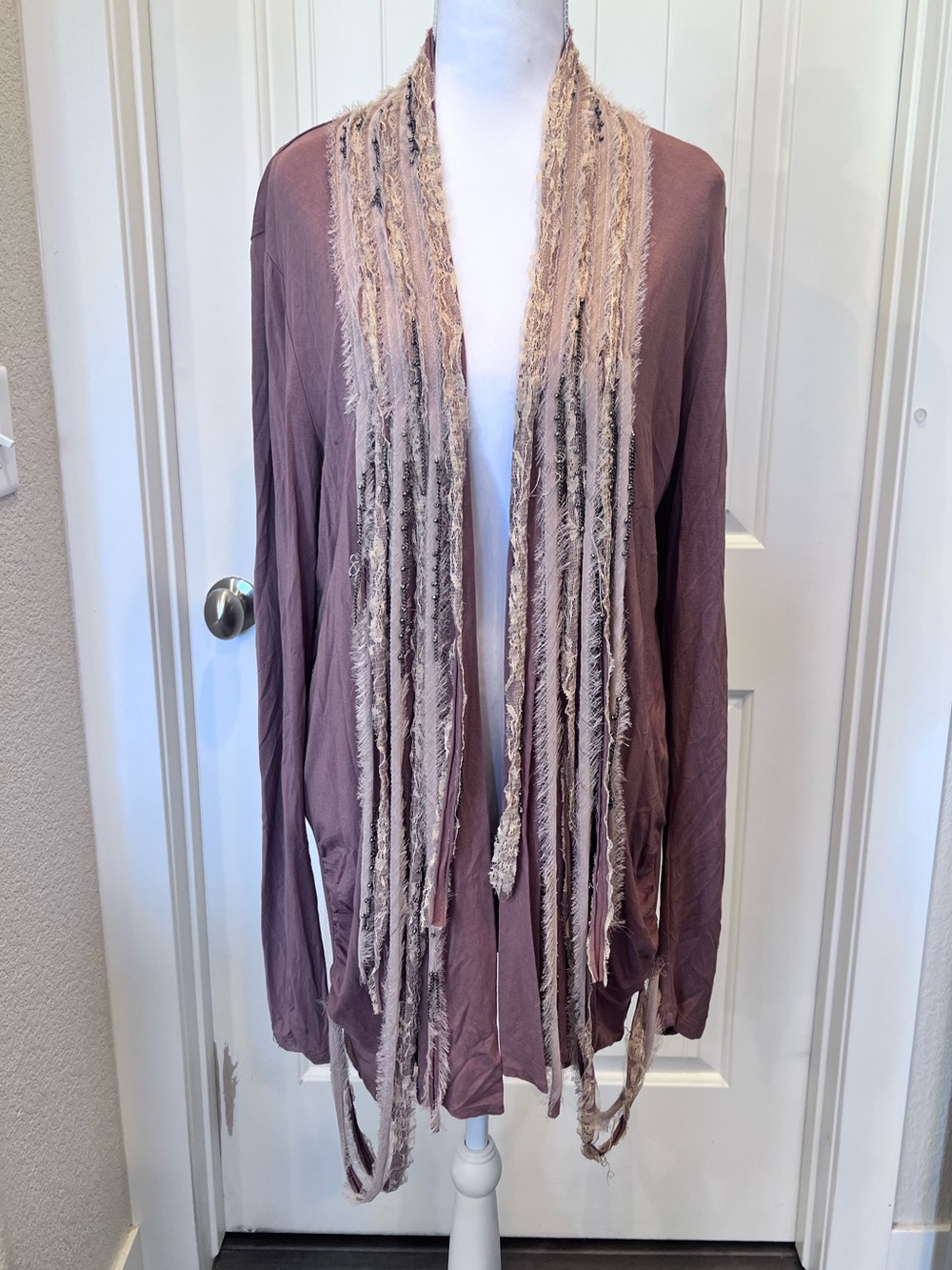 BKE Boutique Flyaway Boho Cardigan Beaded Chain Mixed in Raw Edge Flowing Trim